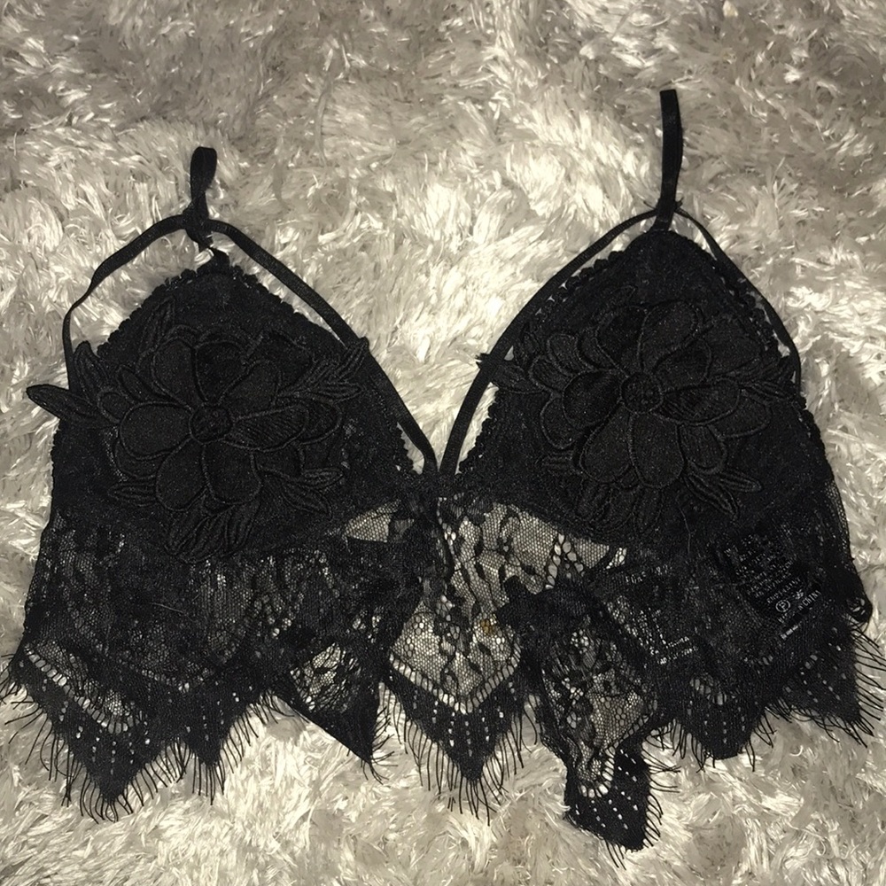 lingerie/bralette
